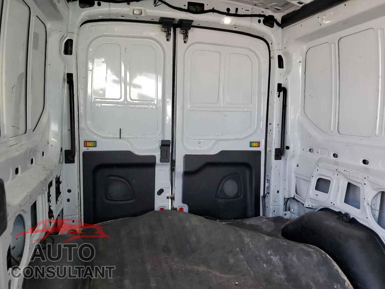 FORD TRANSIT 2020 - 1FTYE1C82LKA81765