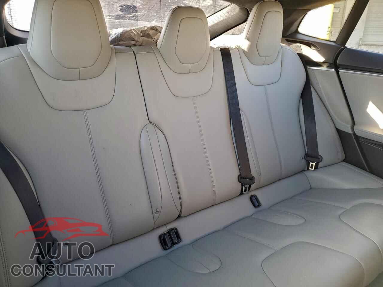 TESLA MODEL S 2015 - 5YJSA1H21FFP70400