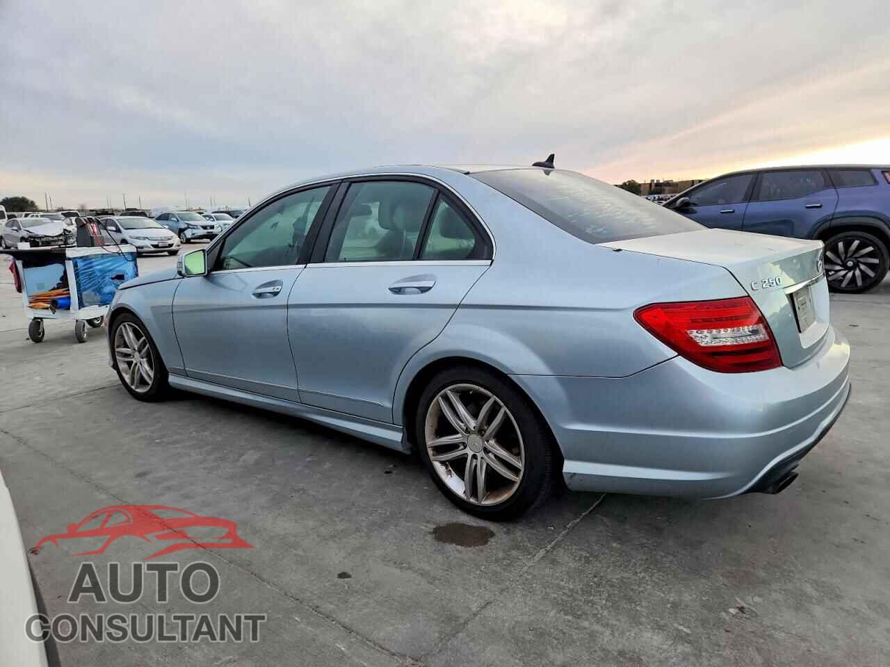 MERCEDES-BENZ C-CLASS 2013 - WDDGF4HB6DA778643