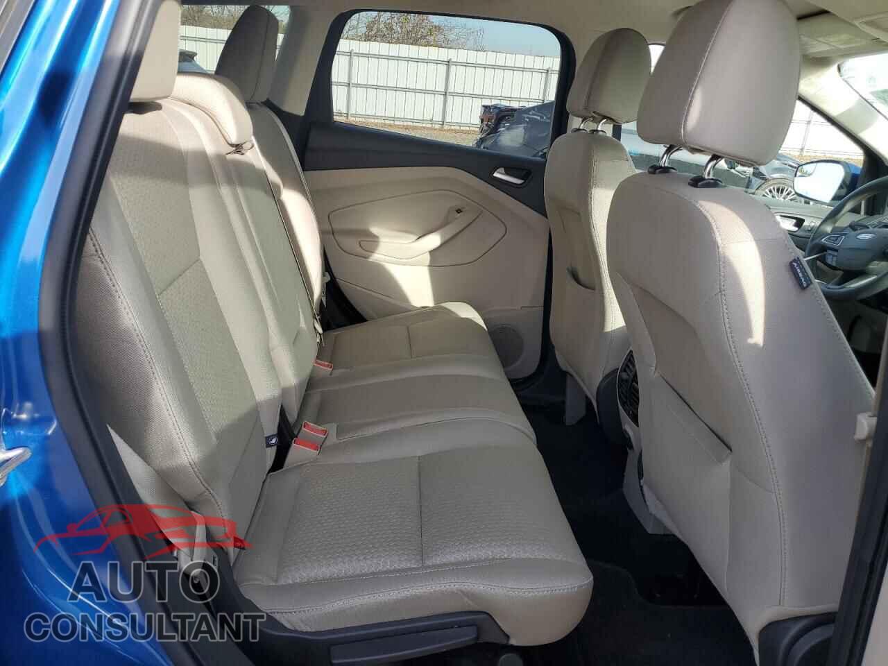 FORD ESCAPE 2017 - 1FMCU9GD7HUC60863