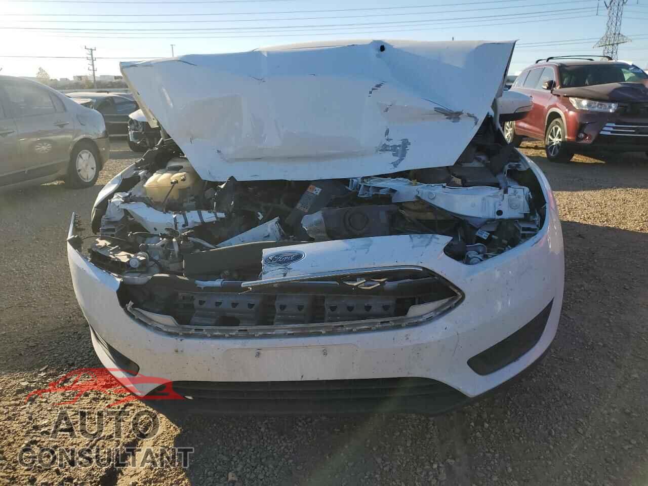 FORD FOCUS 2016 - 1FADP3F2XGL365873
