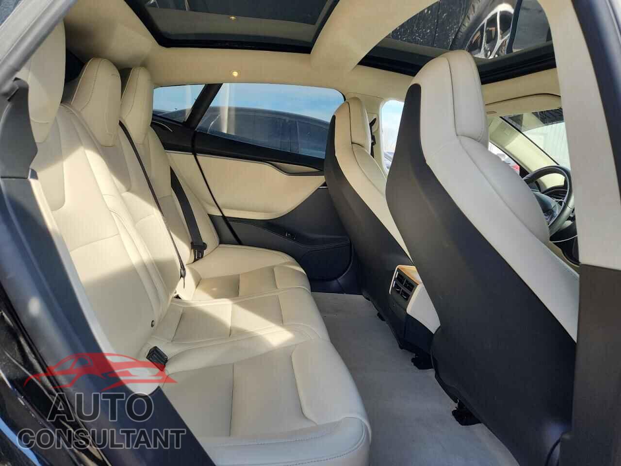 TESLA MODEL S 2018 - 5YJSA1E27JF270500