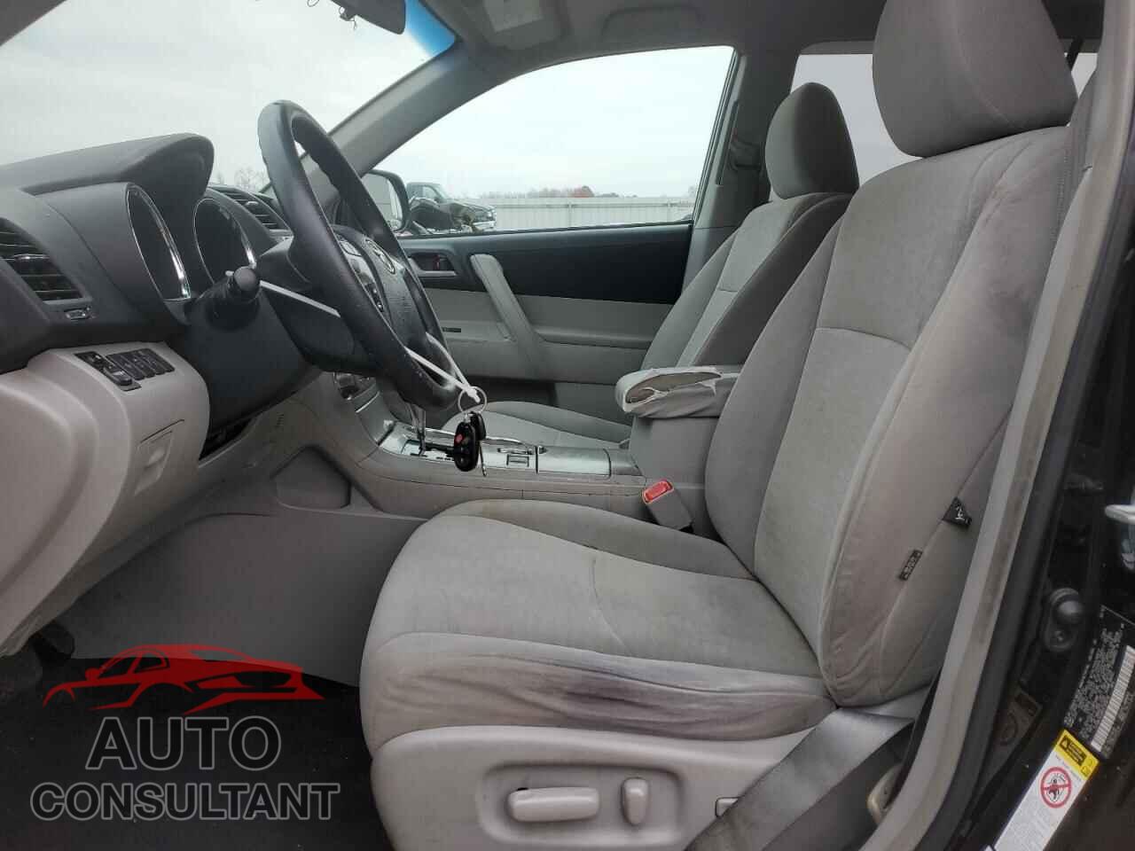TOYOTA HIGHLANDER 2013 - 5TDBK3EH8DS183816