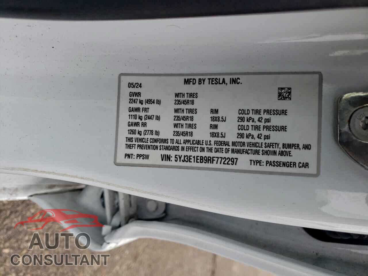 TESLA MODEL 3 2024 - 5YJ3E1EB9RF772297