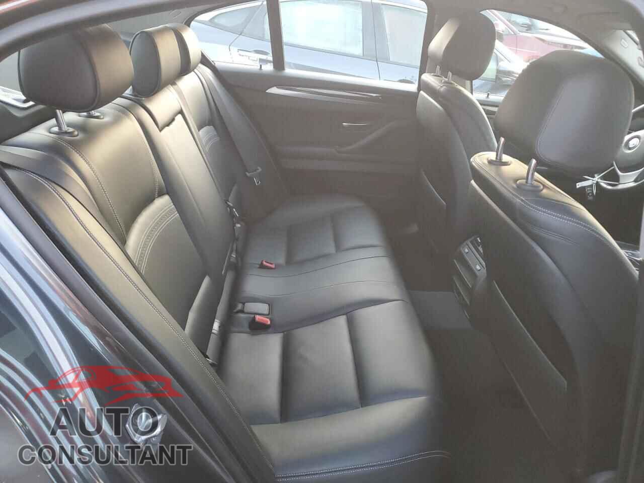 BMW 5 SERIES 2015 - WBA5B3C5XFD547171