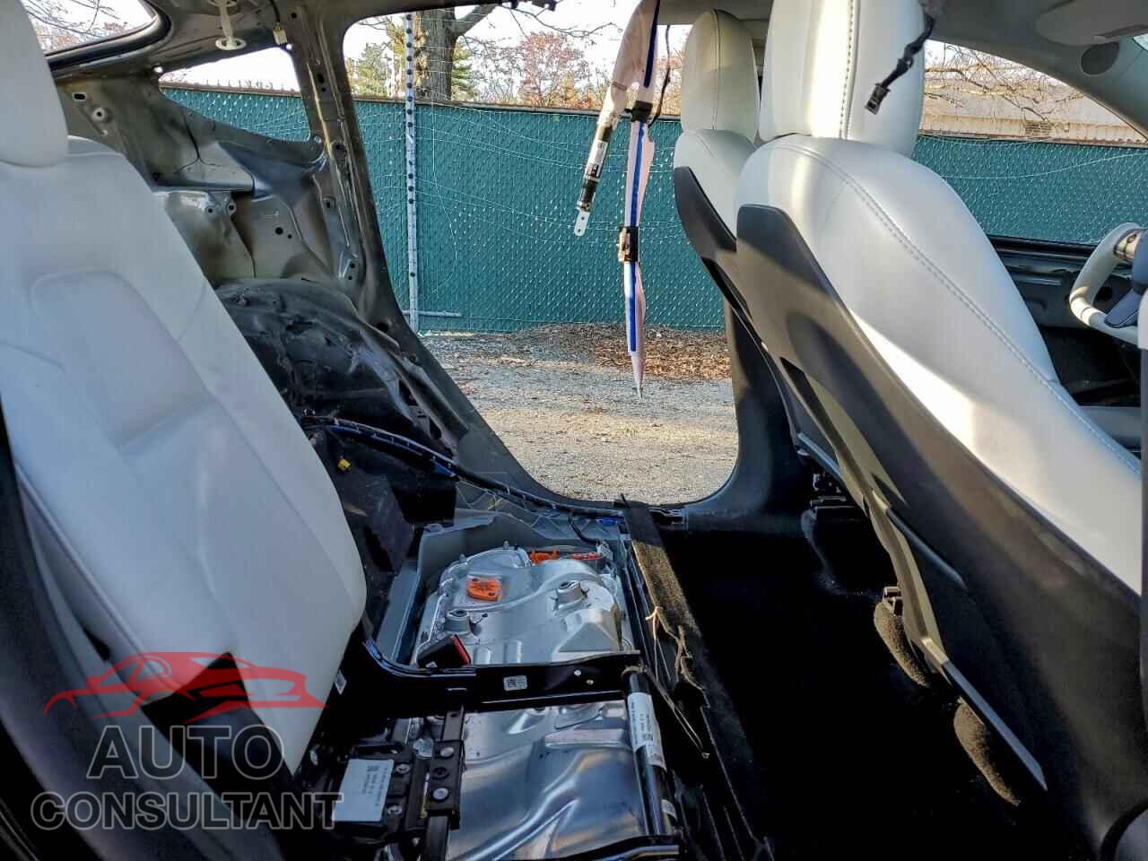 TESLA MODEL Y 2022 - 7SAYGDEF8NF554501