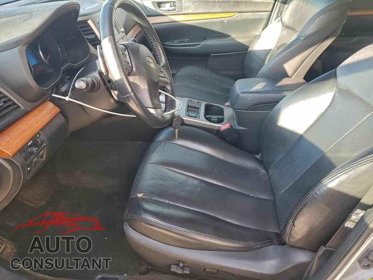 SUBARU OUTBACK 2014 - 4S4BRBLC5E3271704