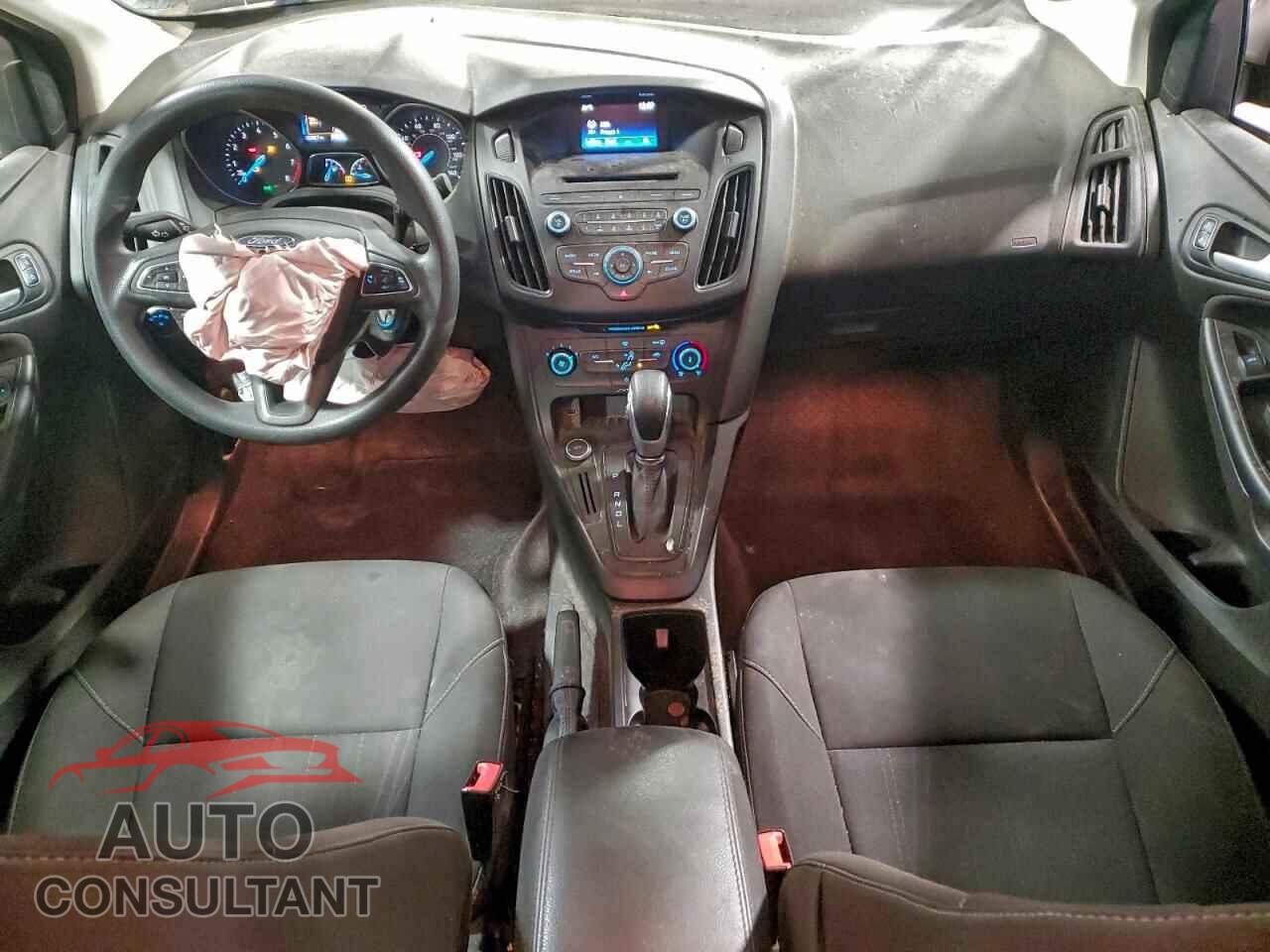 FORD FOCUS 2017 - 1FADP3F27HL315367