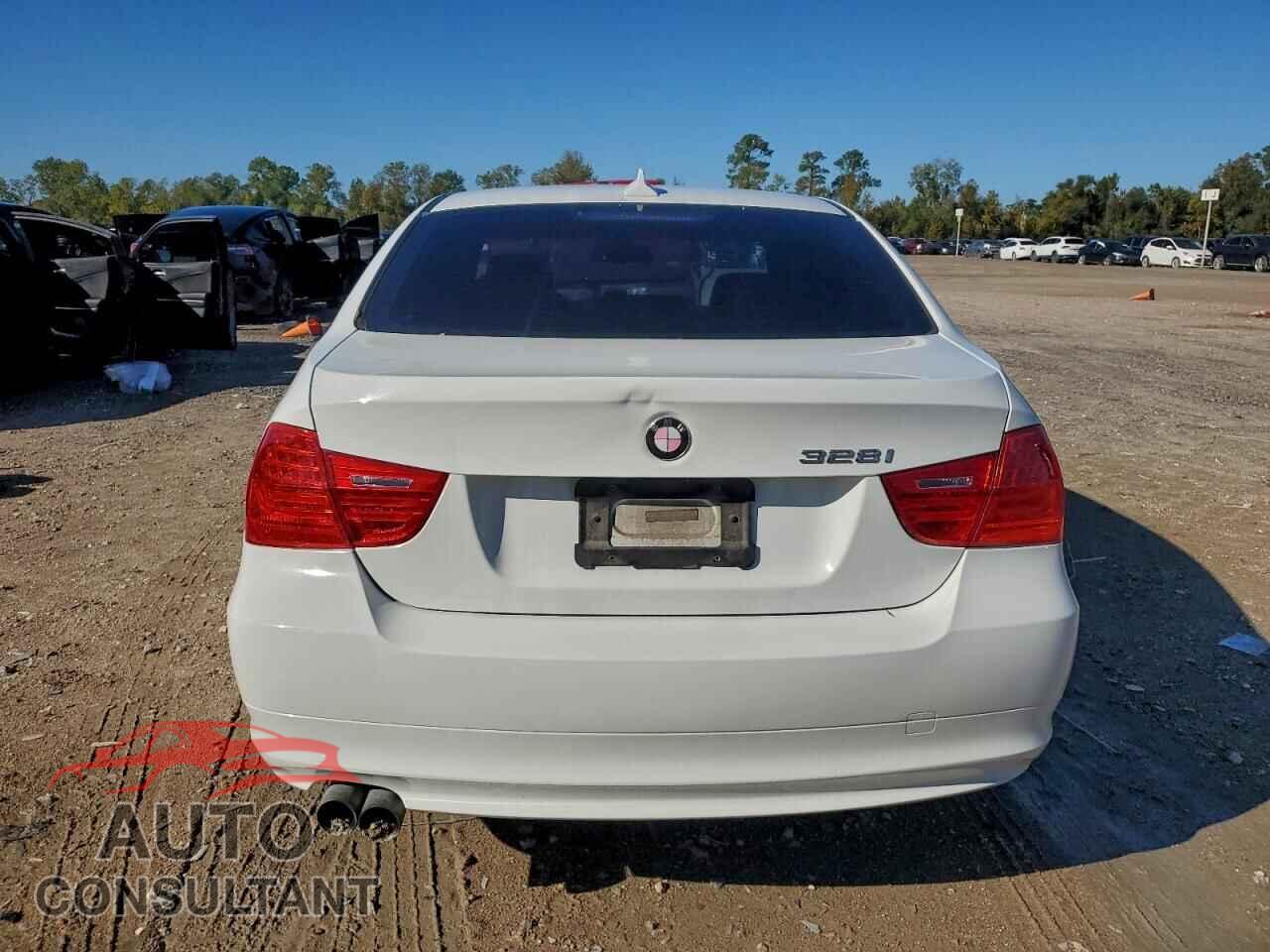 BMW 3 SERIES 2011 - WBAPH5G55BNM76320