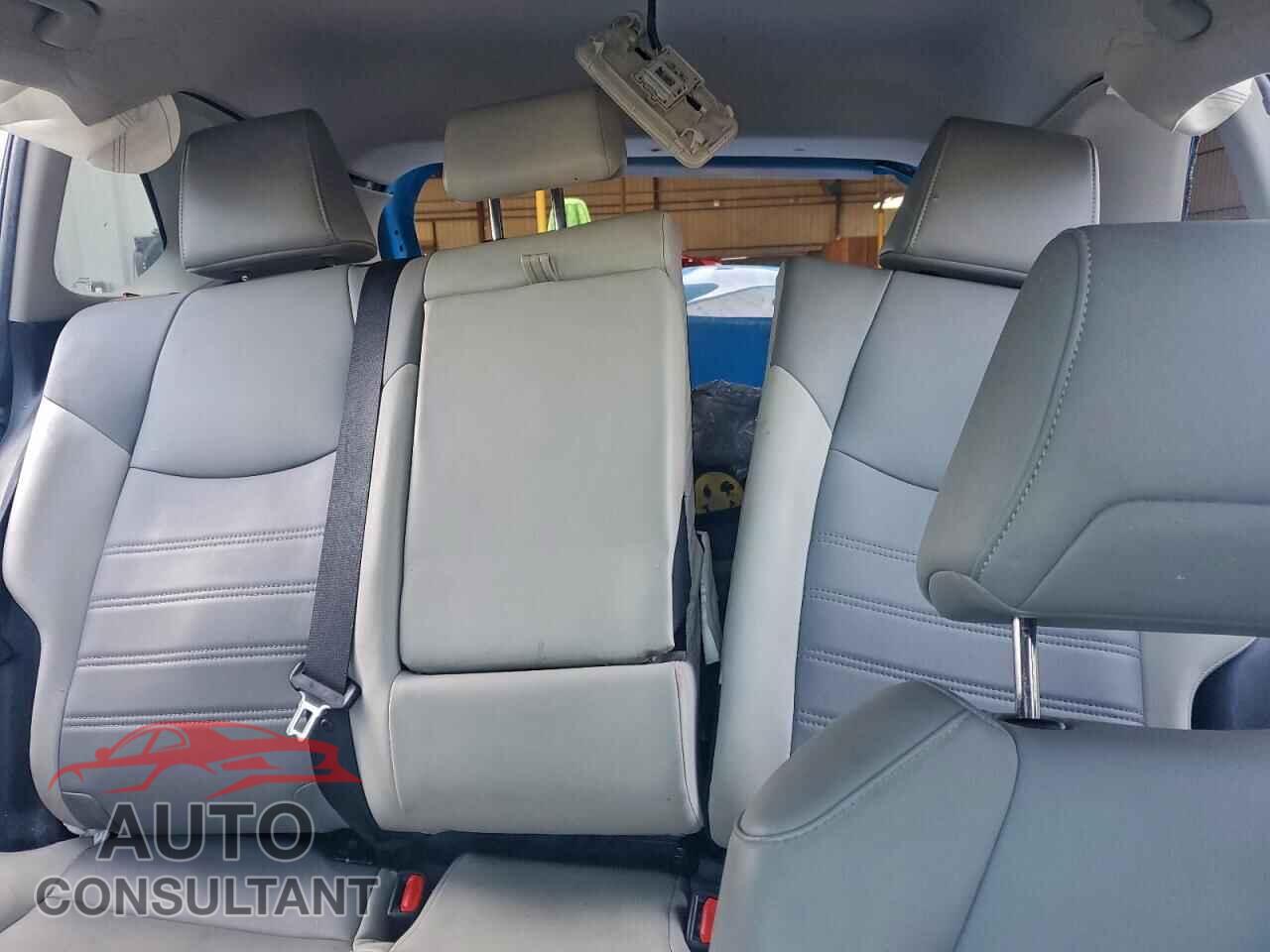 TOYOTA RAV4 2019 - 2T3C1RFV0KC011663