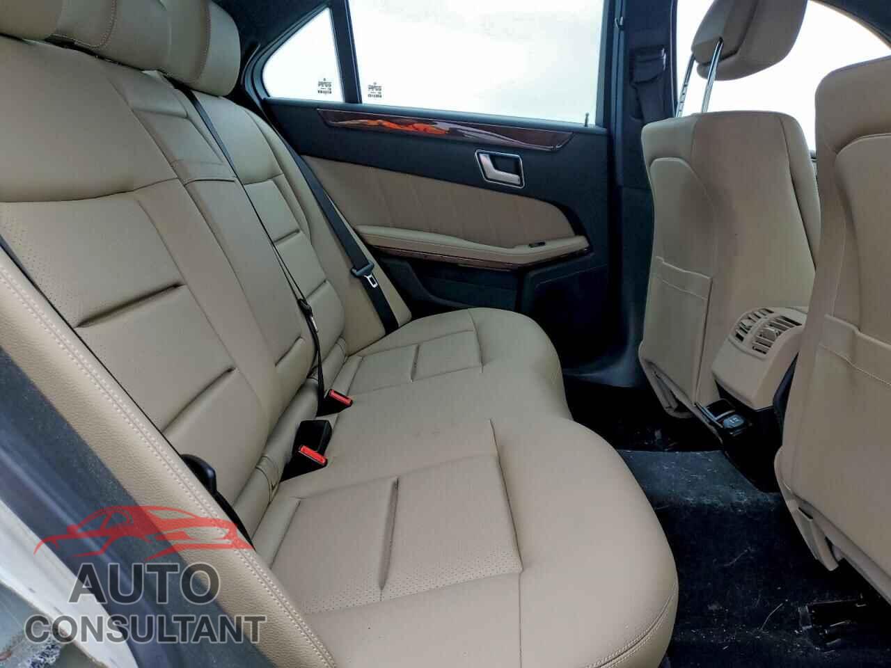 MERCEDES-BENZ E-CLASS 2013 - WDDHF5KBXDA670125
