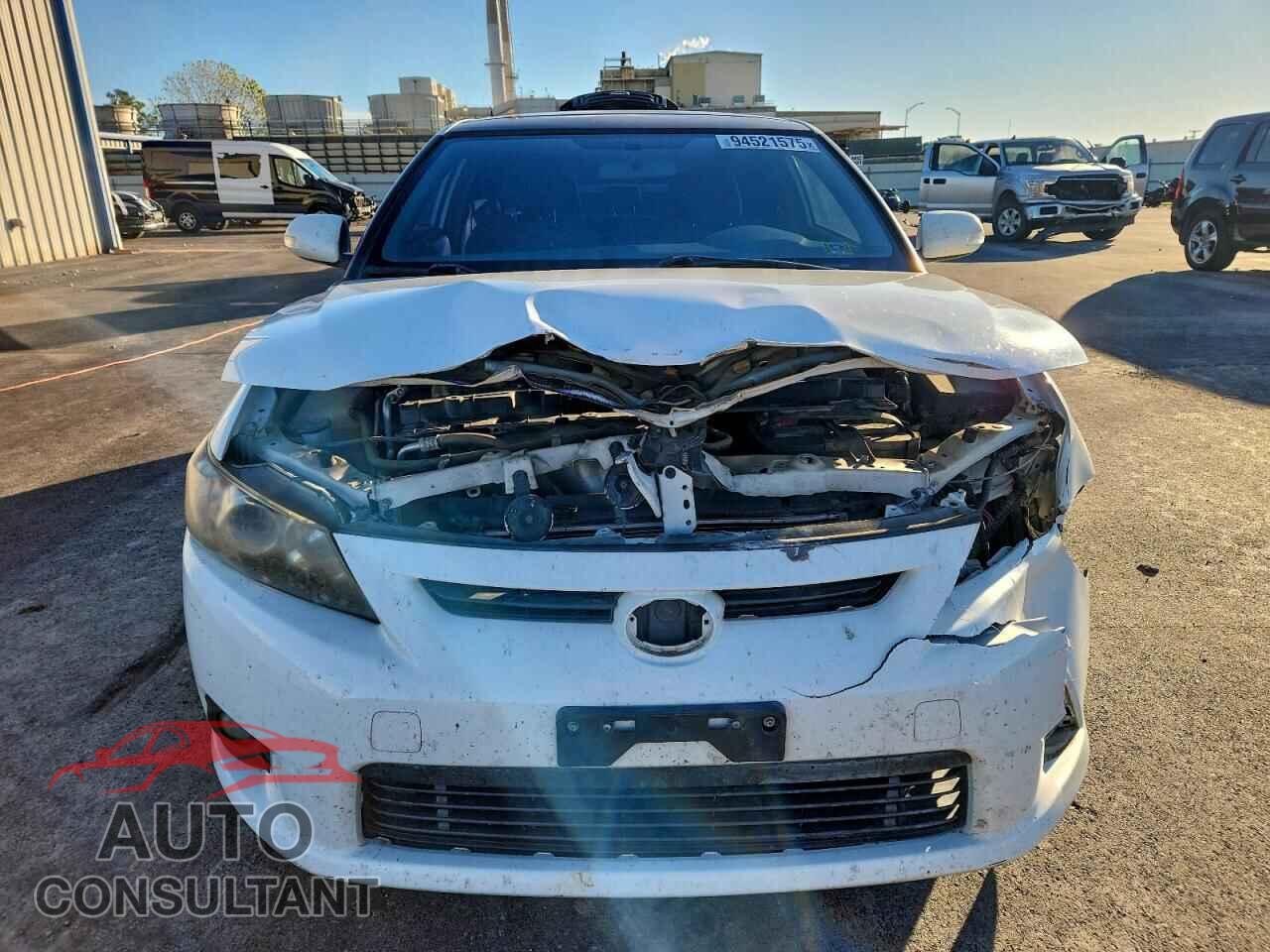 TOYOTA SCION 2012 - JTKJF5C75C3025657