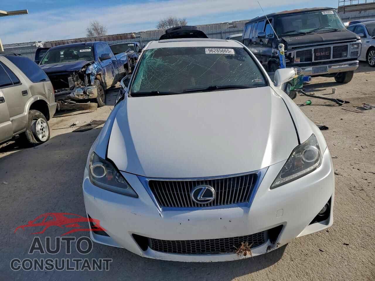 LEXUS IS 2011 - JTHCF5C28B5051191
