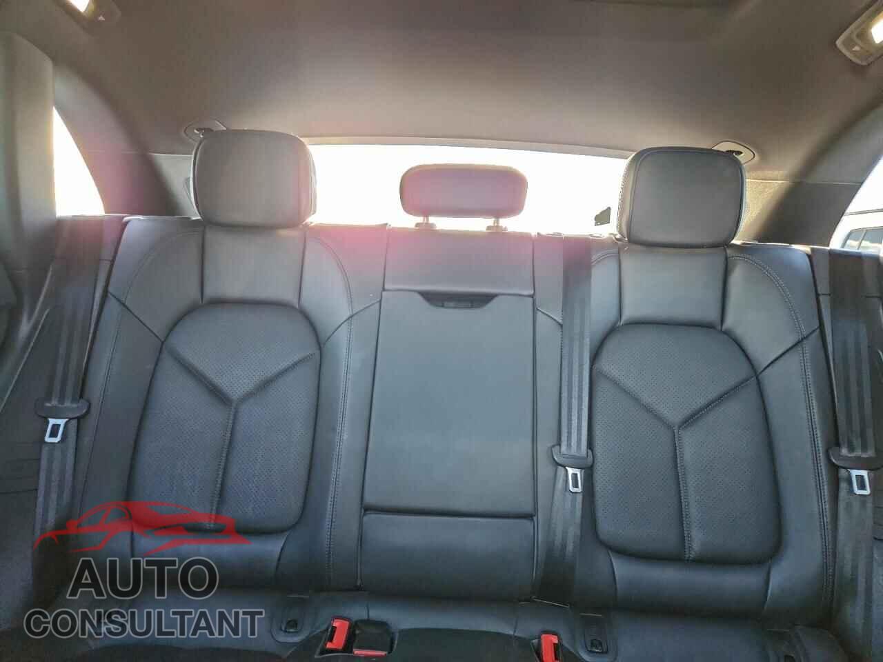 PORSCHE MACAN 2018 - WP1AA2A59JLB20532