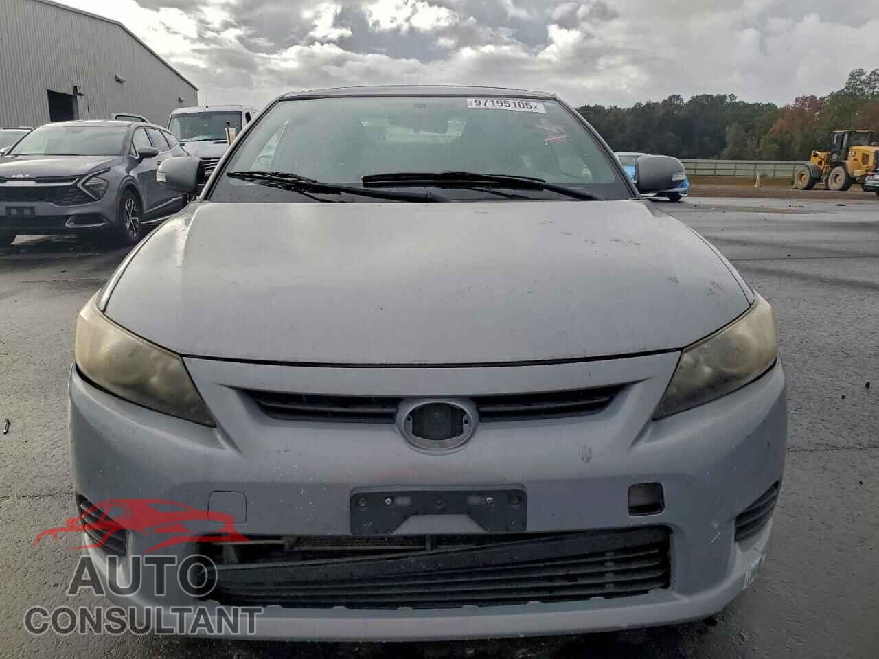 TOYOTA SCION 2013 - JTKJF5C75D3045246