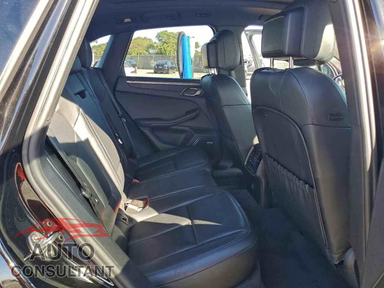 PORSCHE MACAN 2021 - WP1AG2A59MLB51203