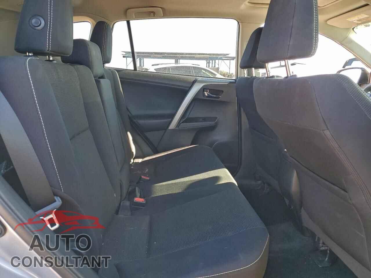 TOYOTA RAV4 2017 - 2T3RFREV2HW687813