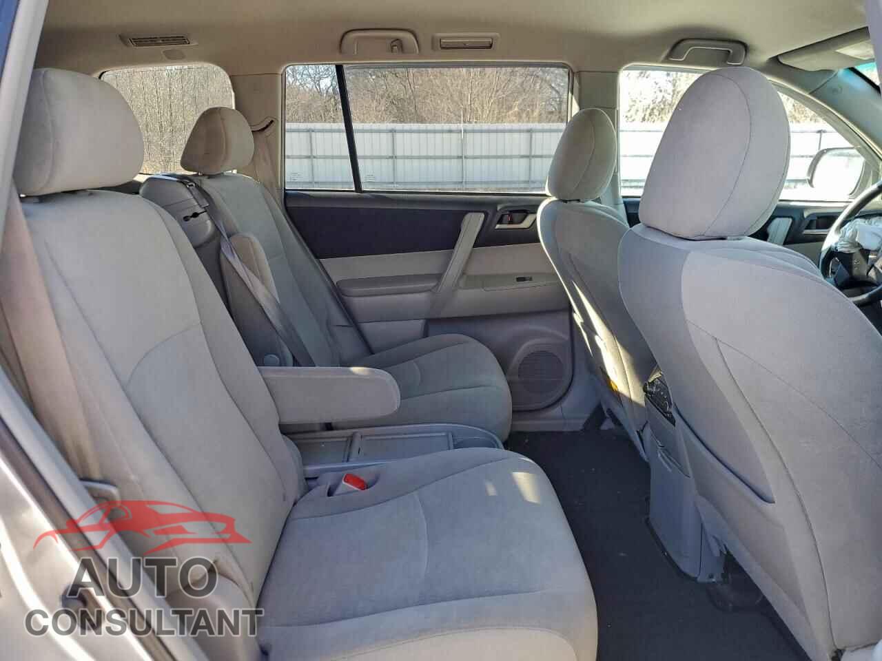 TOYOTA HIGHLANDER 2013 - 5TDBK3EH8DS243416