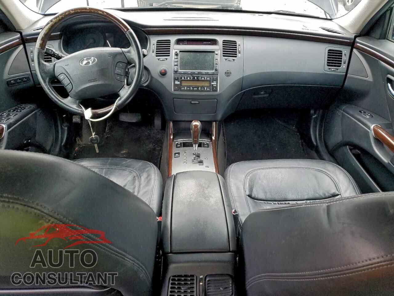 HYUNDAI AZERA 2011 - KMHFC4DF7BA518249