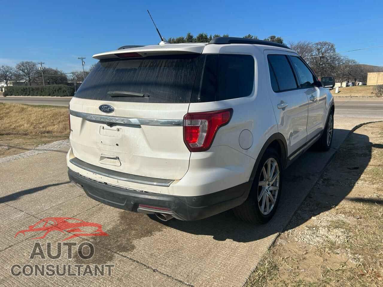 FORD EXPLORER 2018 - 1FM5K7D81JGB99377