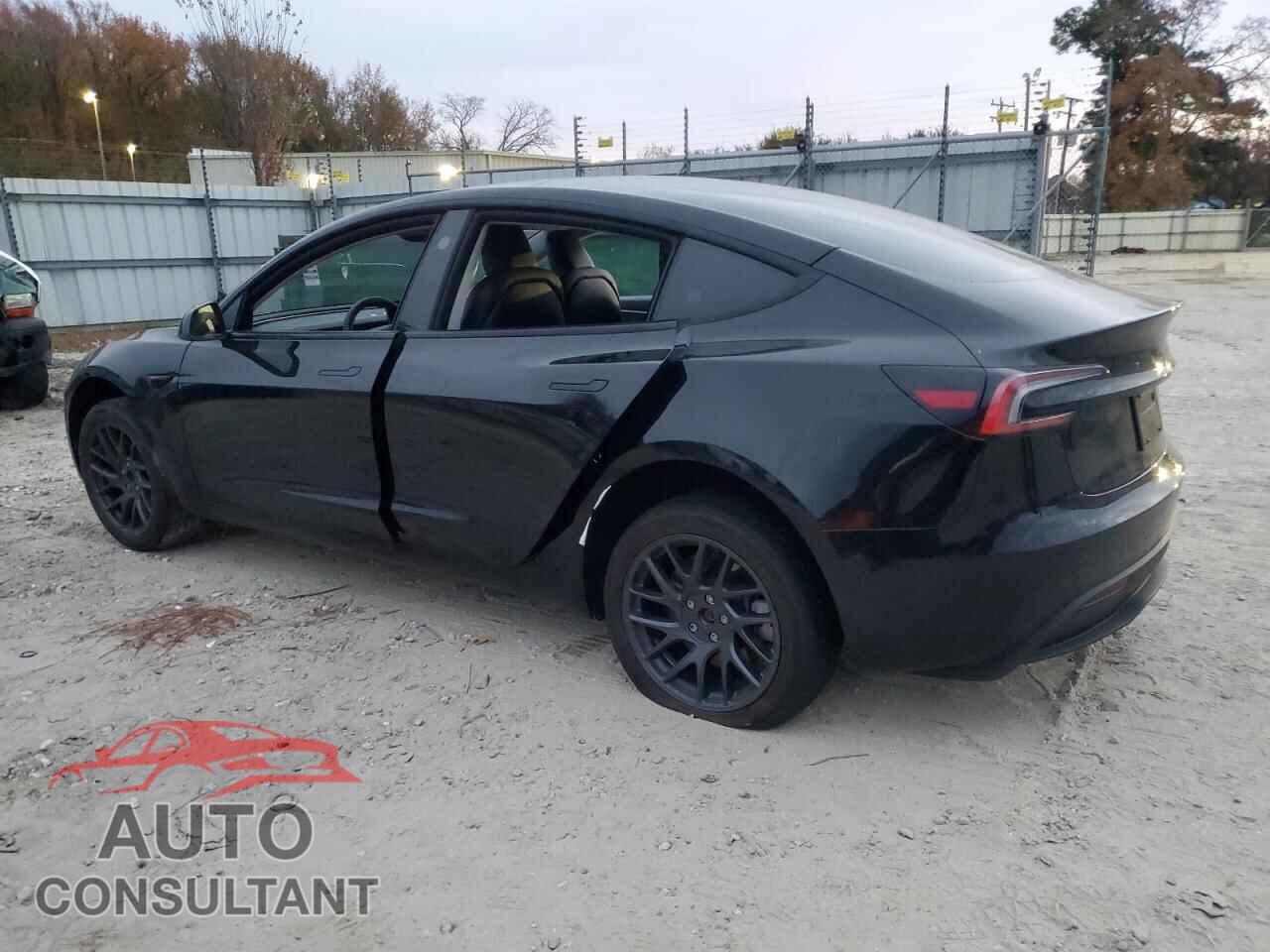 TESLA MODEL 3 2024 - 5YJ3E1EA0RF770901