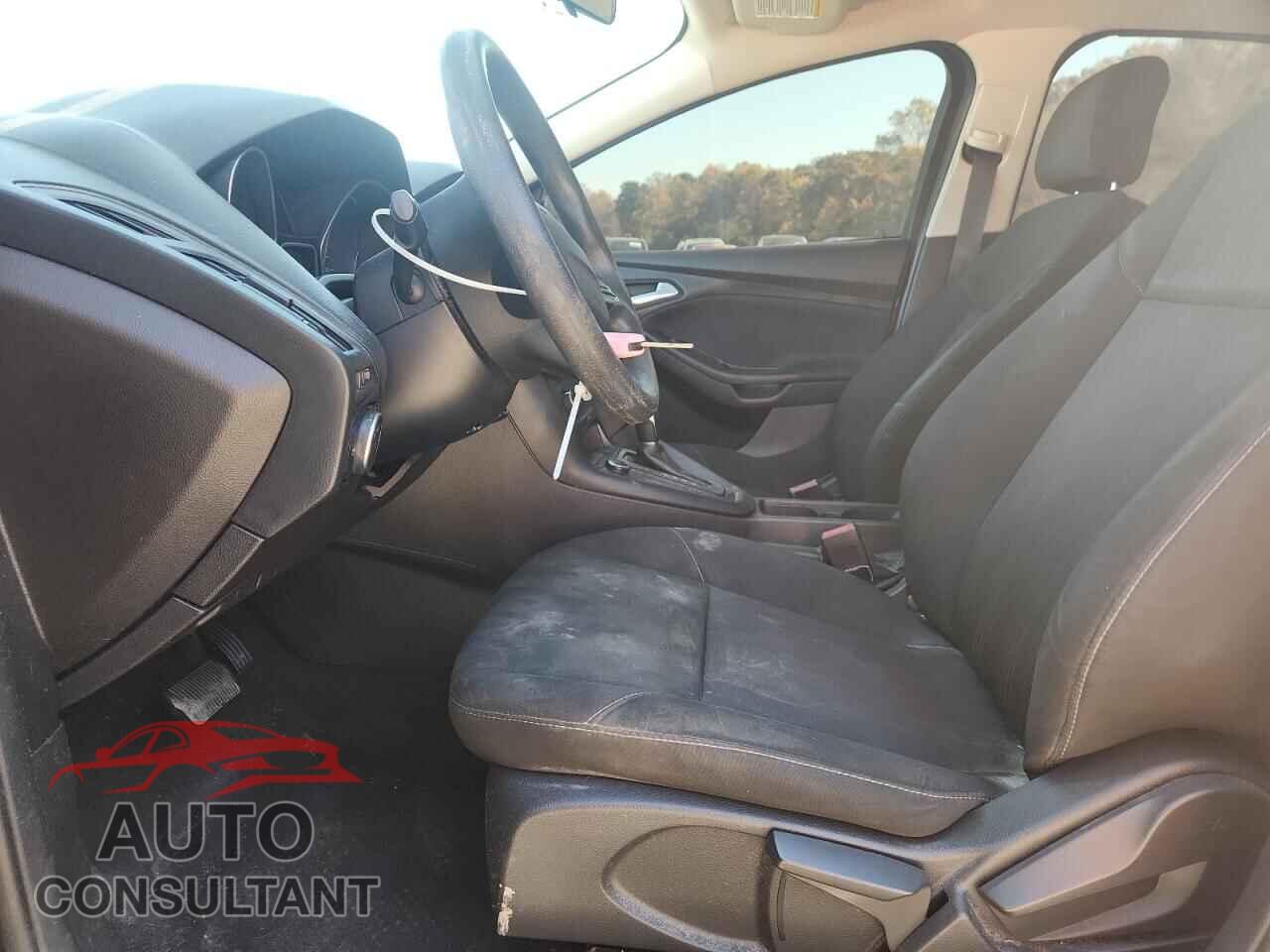 FORD FOCUS 2017 - 1FADP3F23HL345756