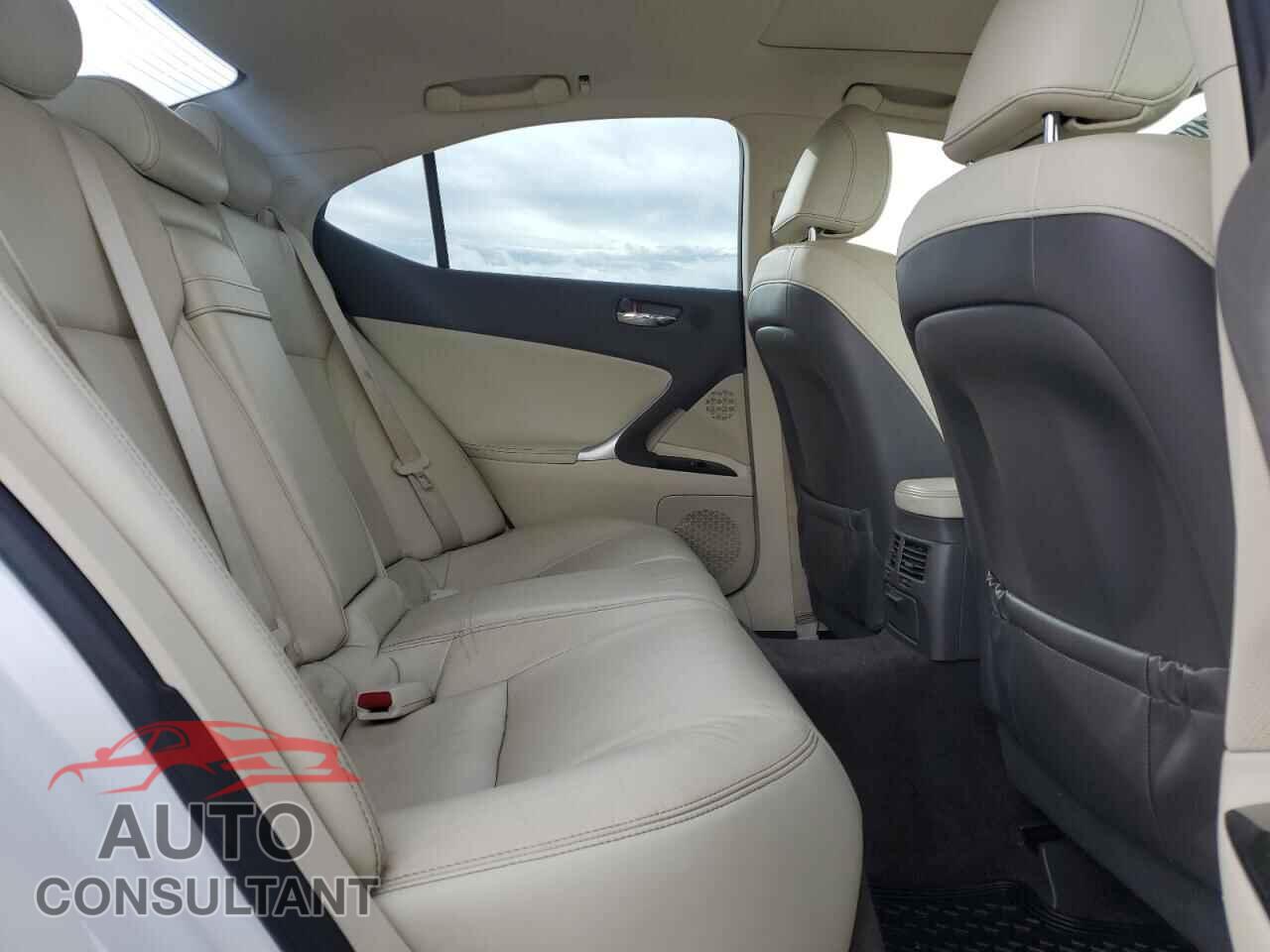 LEXUS IS 2012 - JTHCF5C25C5057533