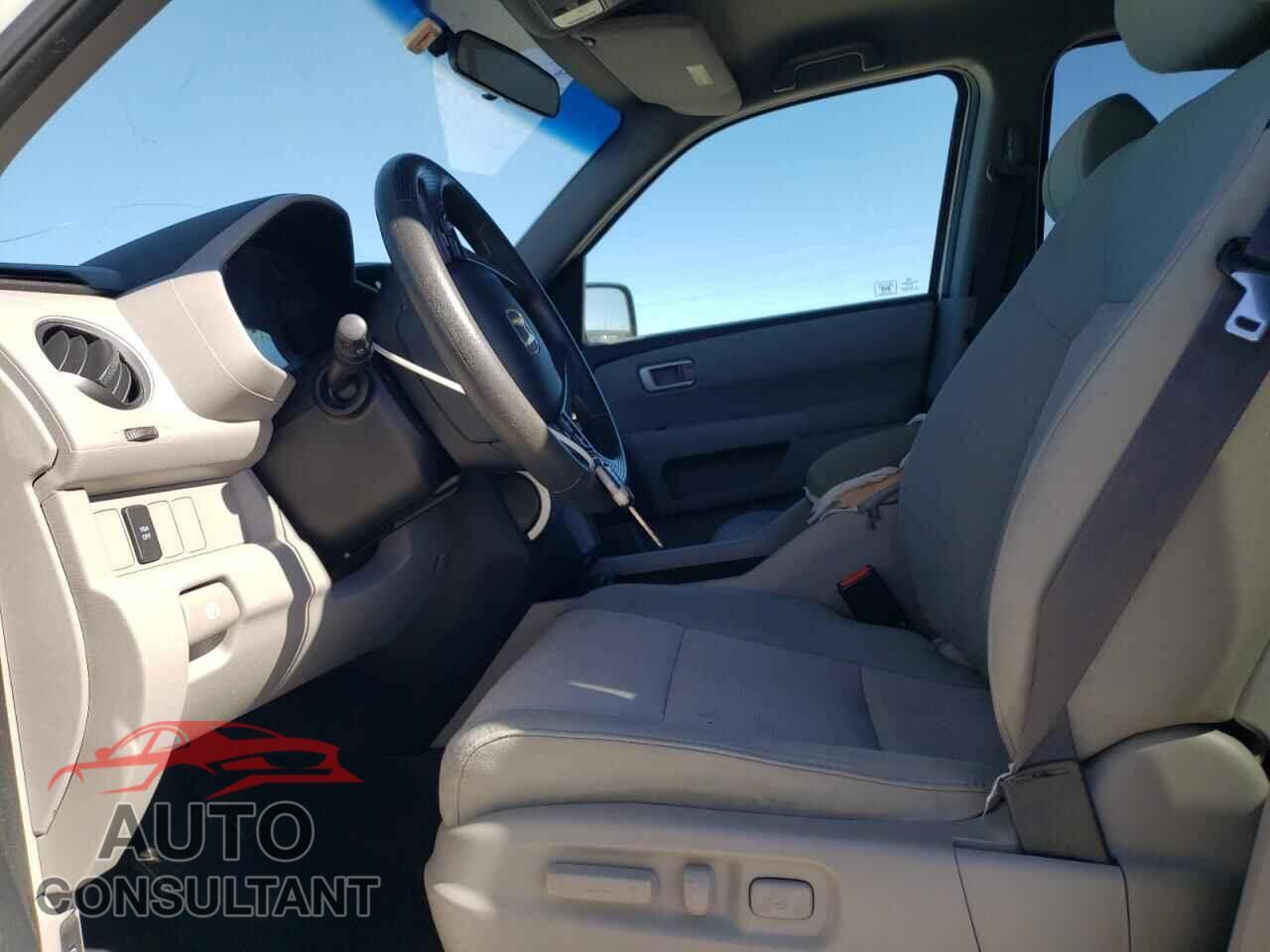 HONDA PILOT 2011 - 5FNYF3H4XBB033683