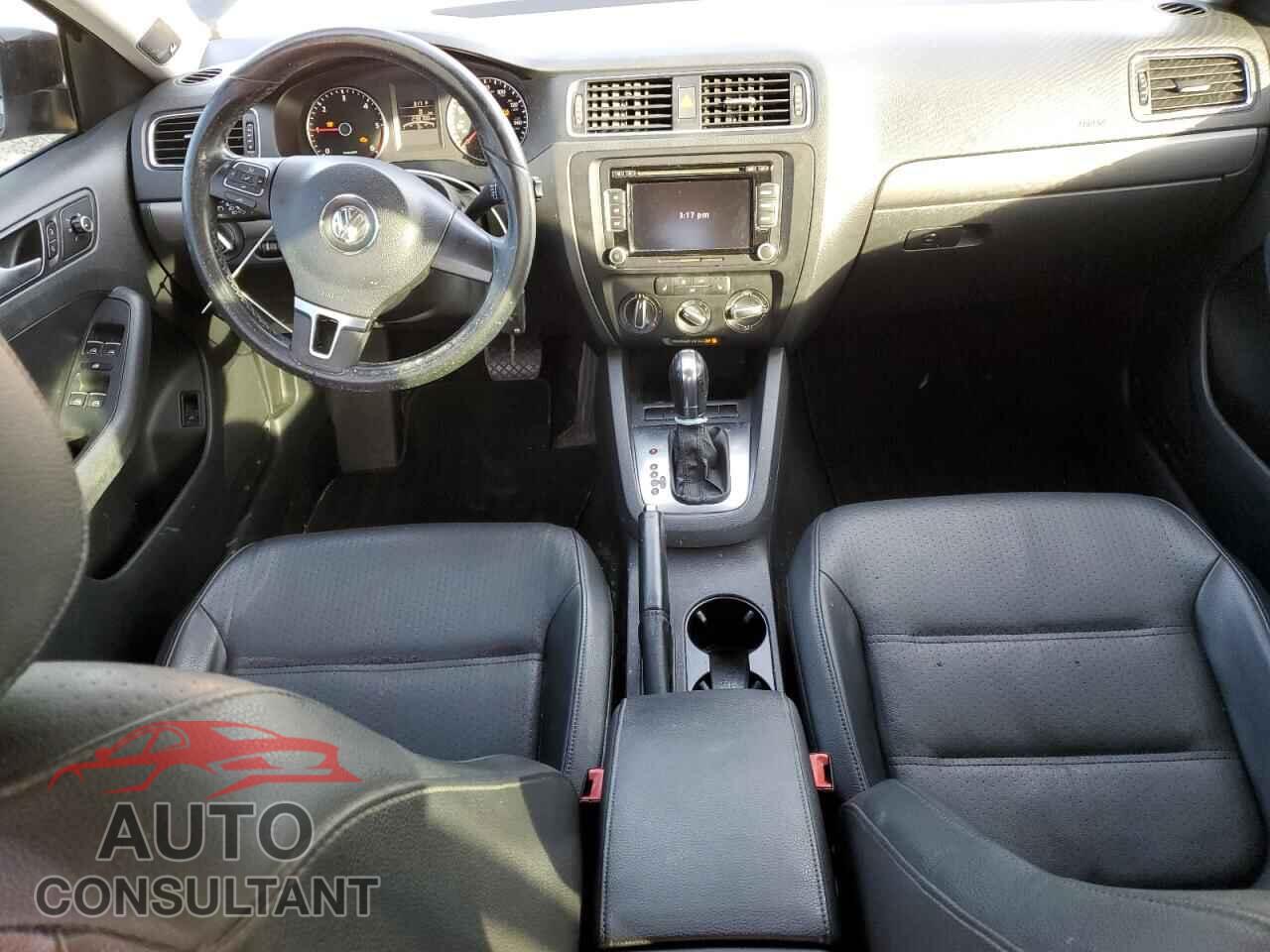 VOLKSWAGEN JETTA 2013 - 3VWLL7AJ0DM401441