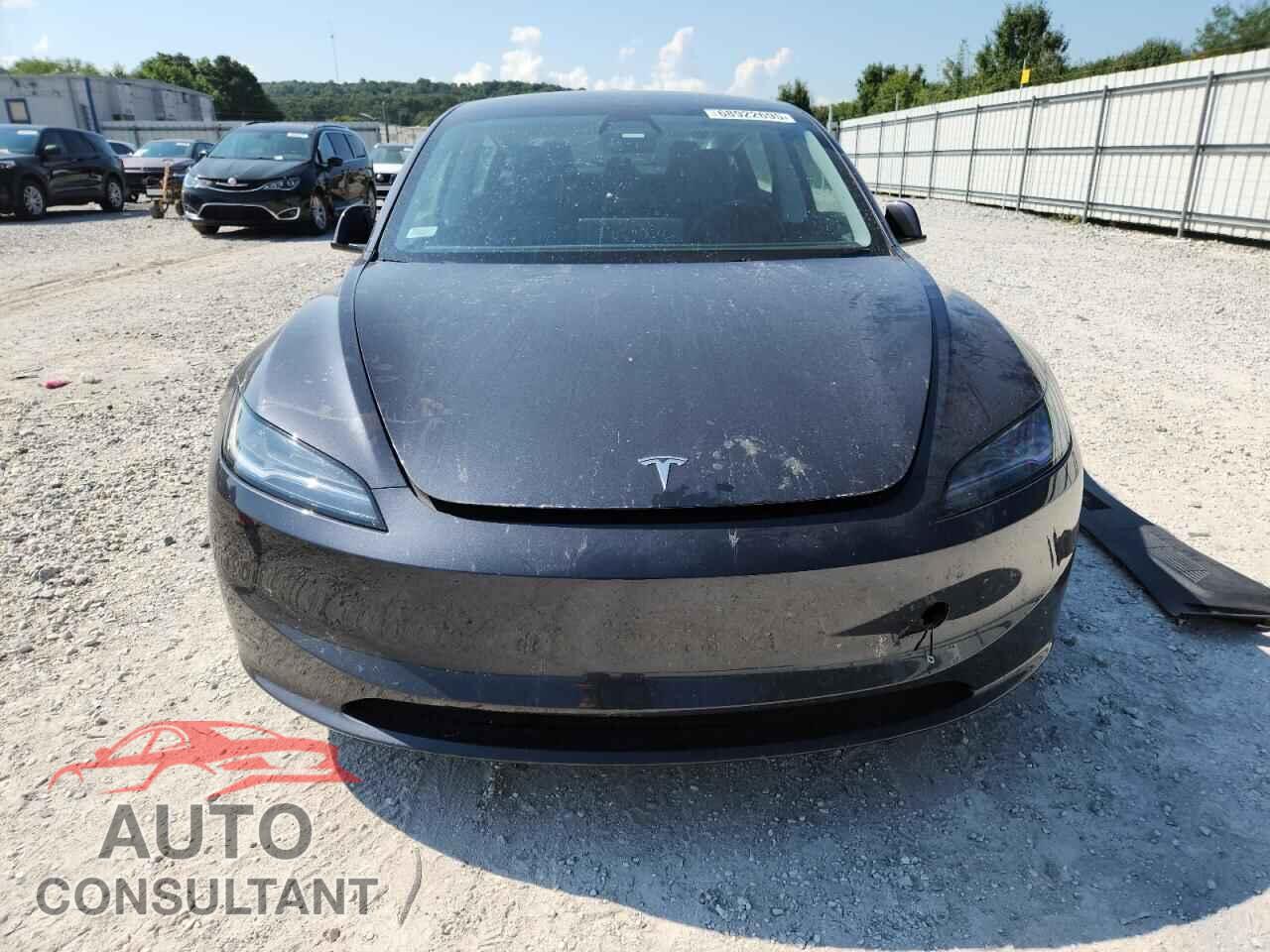 TESLA MODEL 3 2025 - 5YJ3E1EA3SF999952