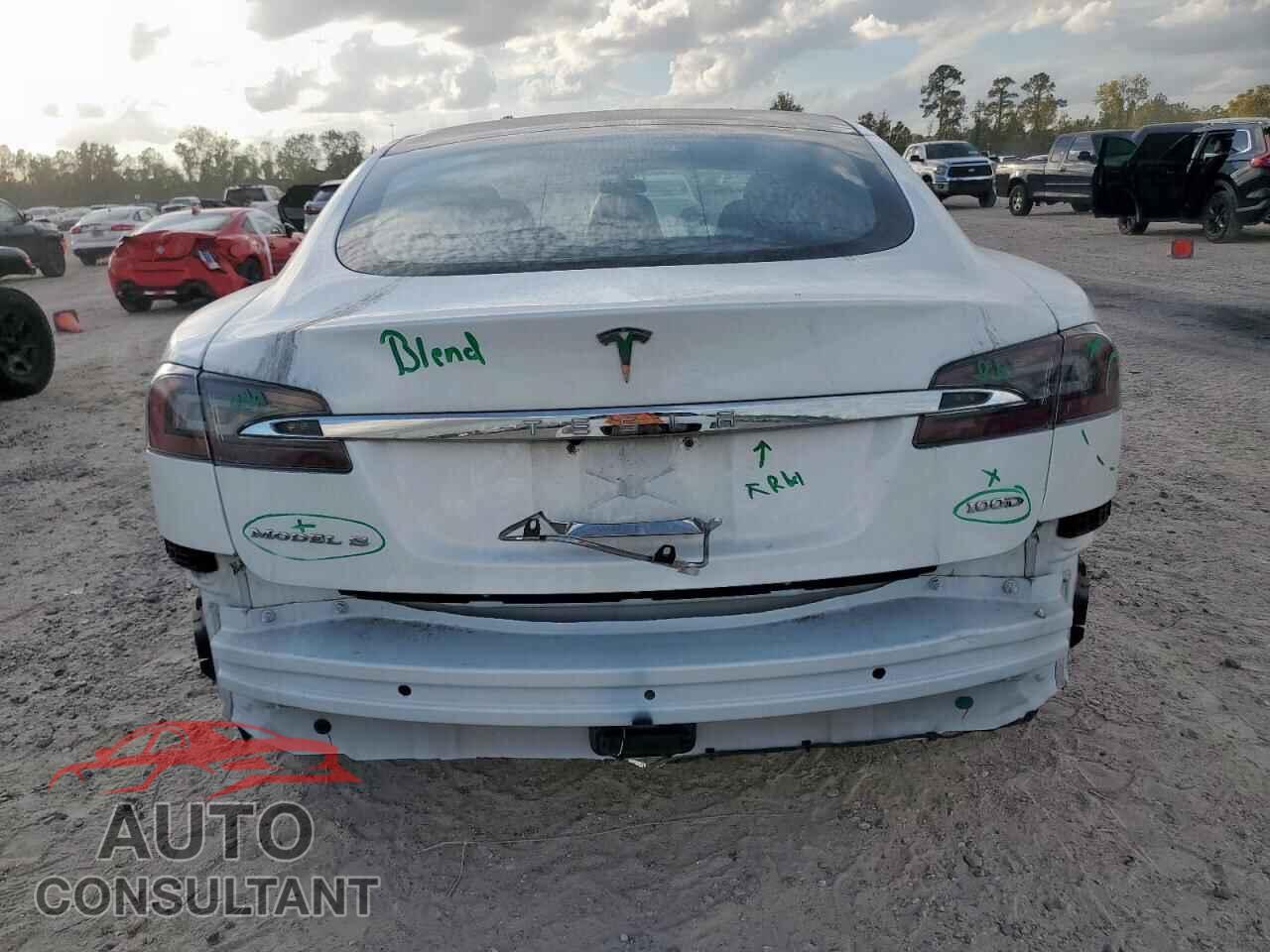 TESLA MODEL S 2019 - 5YJSA1E23KF306104