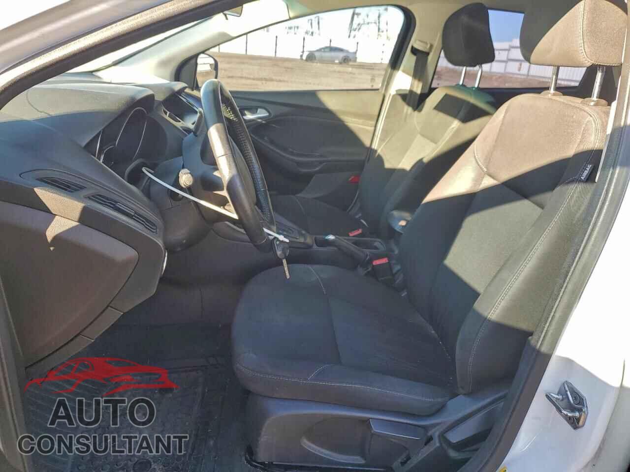 FORD FOCUS 2016 - 1FADP3K23GL362870