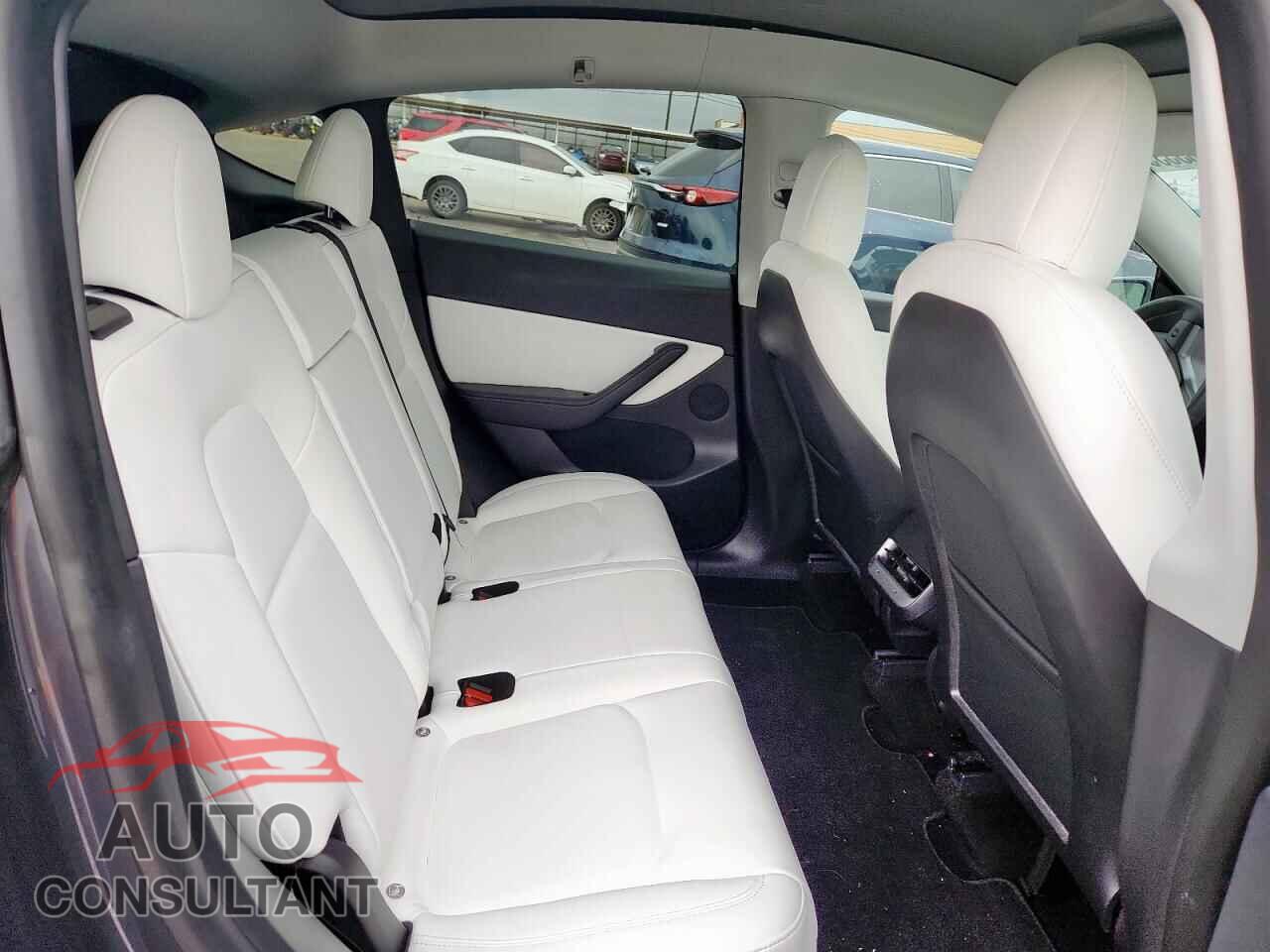TESLA MODEL Y 2021 - 5YJYGDEEXMF287686