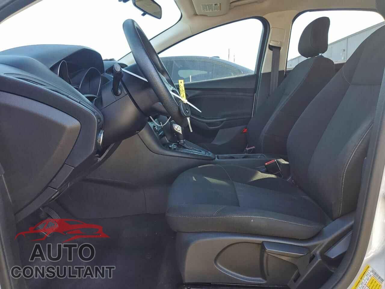 FORD FOCUS 2017 - 1FADP3E24HL335481