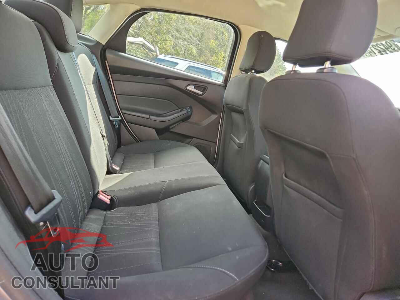 FORD FOCUS 2015 - 1FADP3F28FL282814