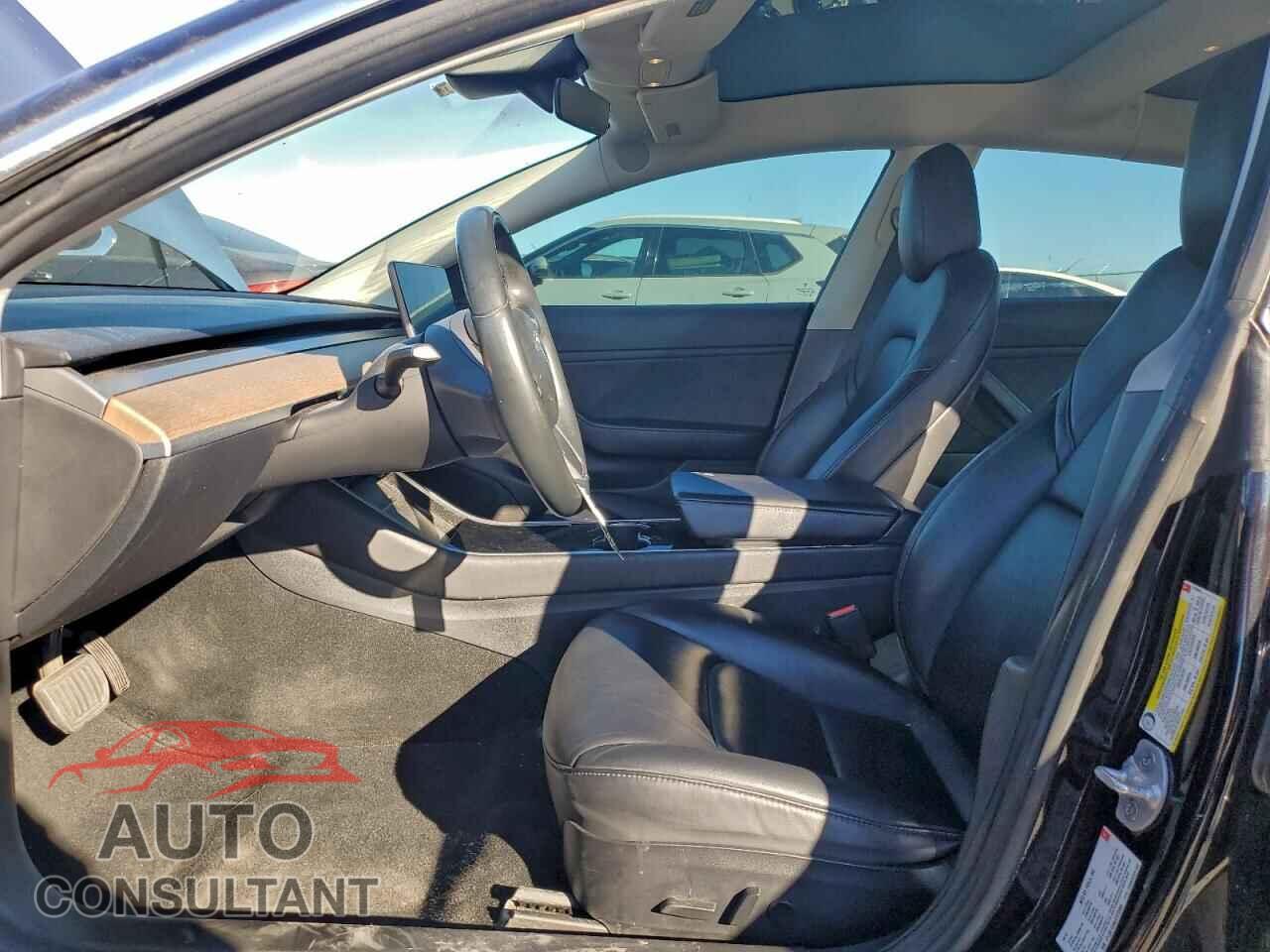 TESLA MODEL 3 2018 - 5YJ3E1EA9JF070945