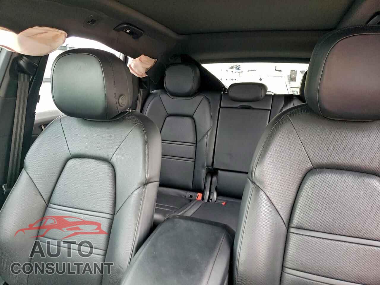 PORSCHE CAYENNE 2019 - WP1AA2AY9KDA03944