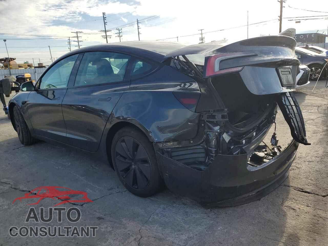 TESLA MODEL 3 2025 - 5YJ3E1EA2SF966487