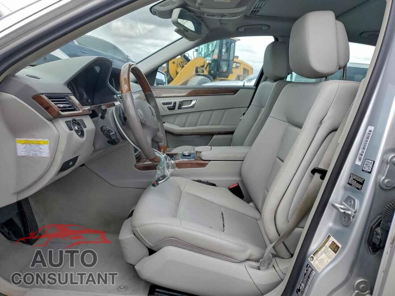 MERCEDES-BENZ E-CLASS 2012 - WDDHF5KB2CA592406
