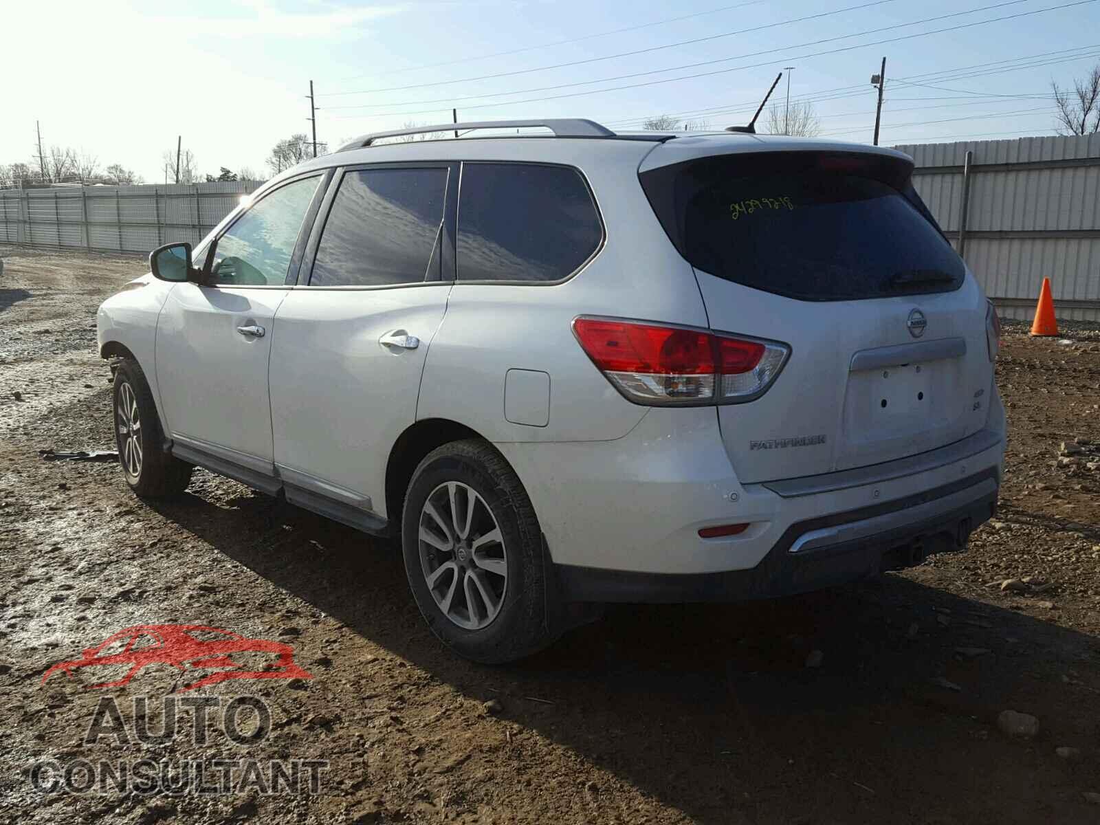 NISSAN PATHFINDER 2016 - 5N1AR2MM1GC617110