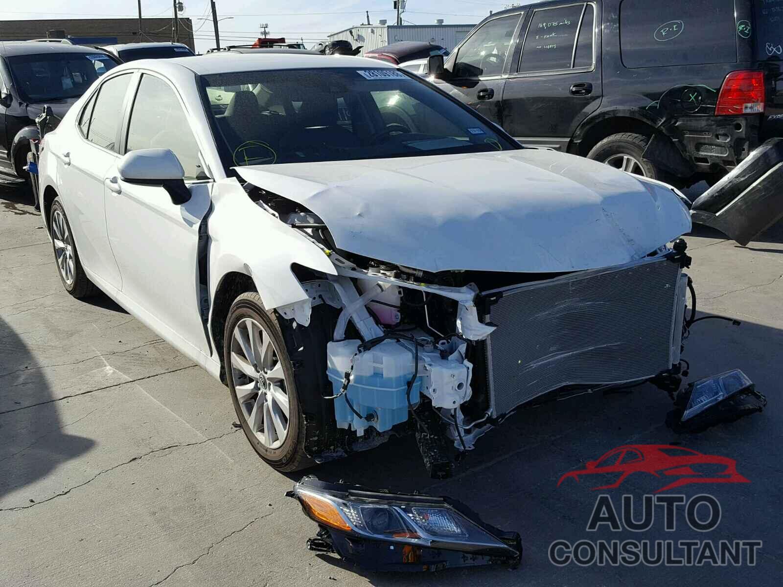 TOYOTA CAMRY 2018 - JTNB11HK4J3044581