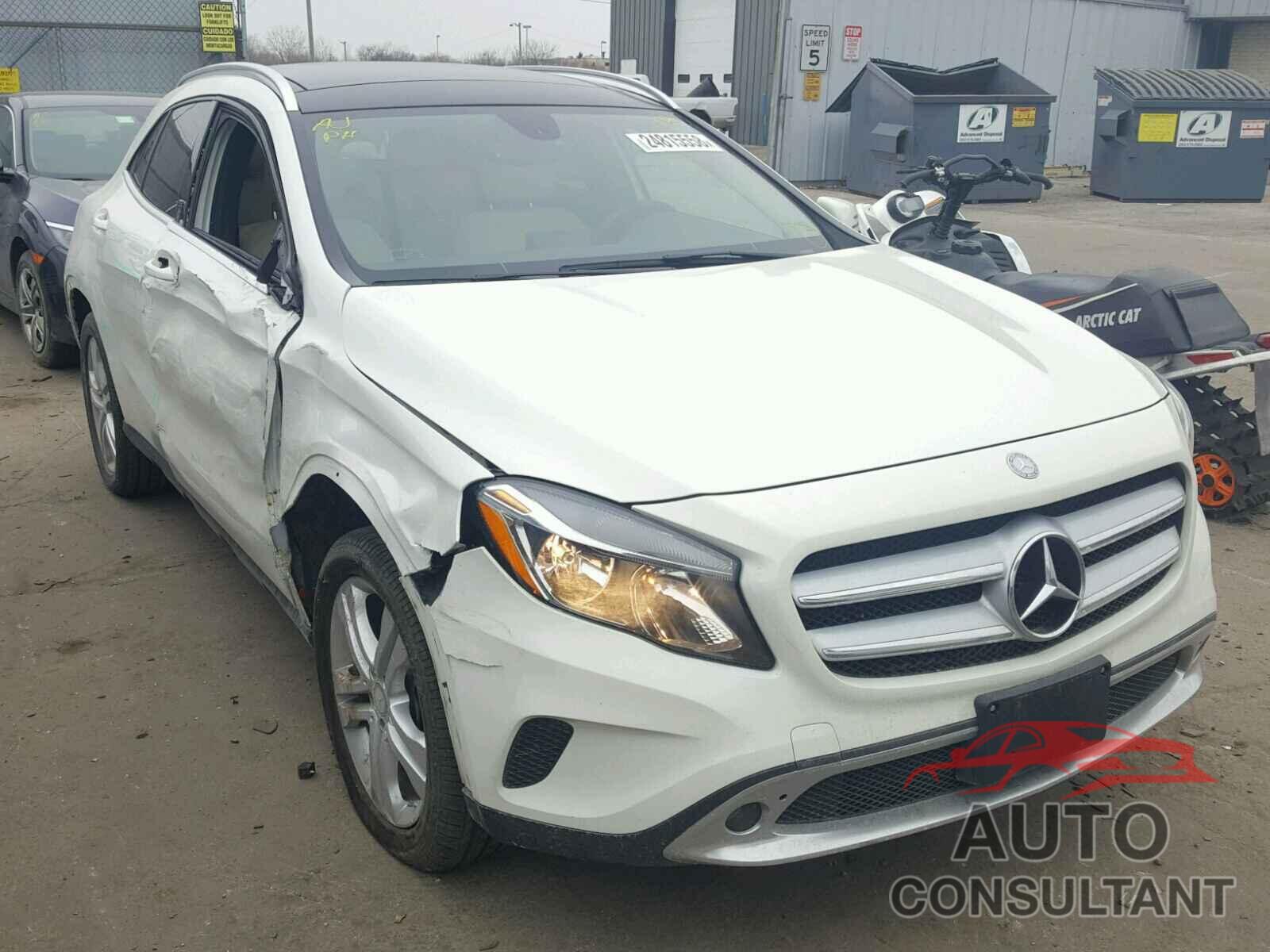 MERCEDES-BENZ GLA250 2015 - WDCTG4EB0FJ130108