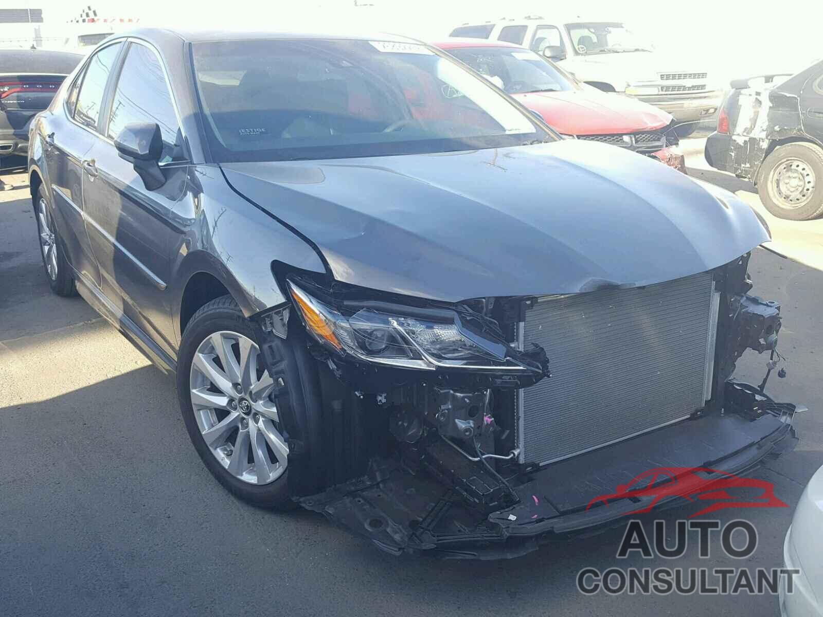 TOYOTA CAMRY 2018 - 4T1B11HK6JU525734