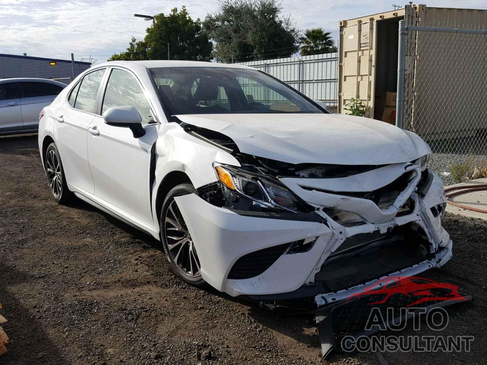 TOYOTA CAMRY 2018 - JTNB11HK3J3042076