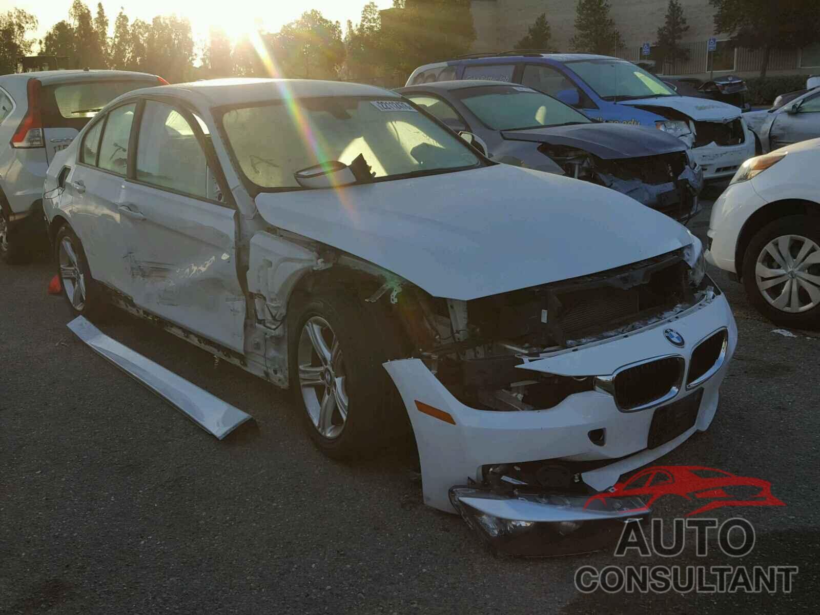 BMW 3 SERIES 2015 - WBA3B1C56FK136129