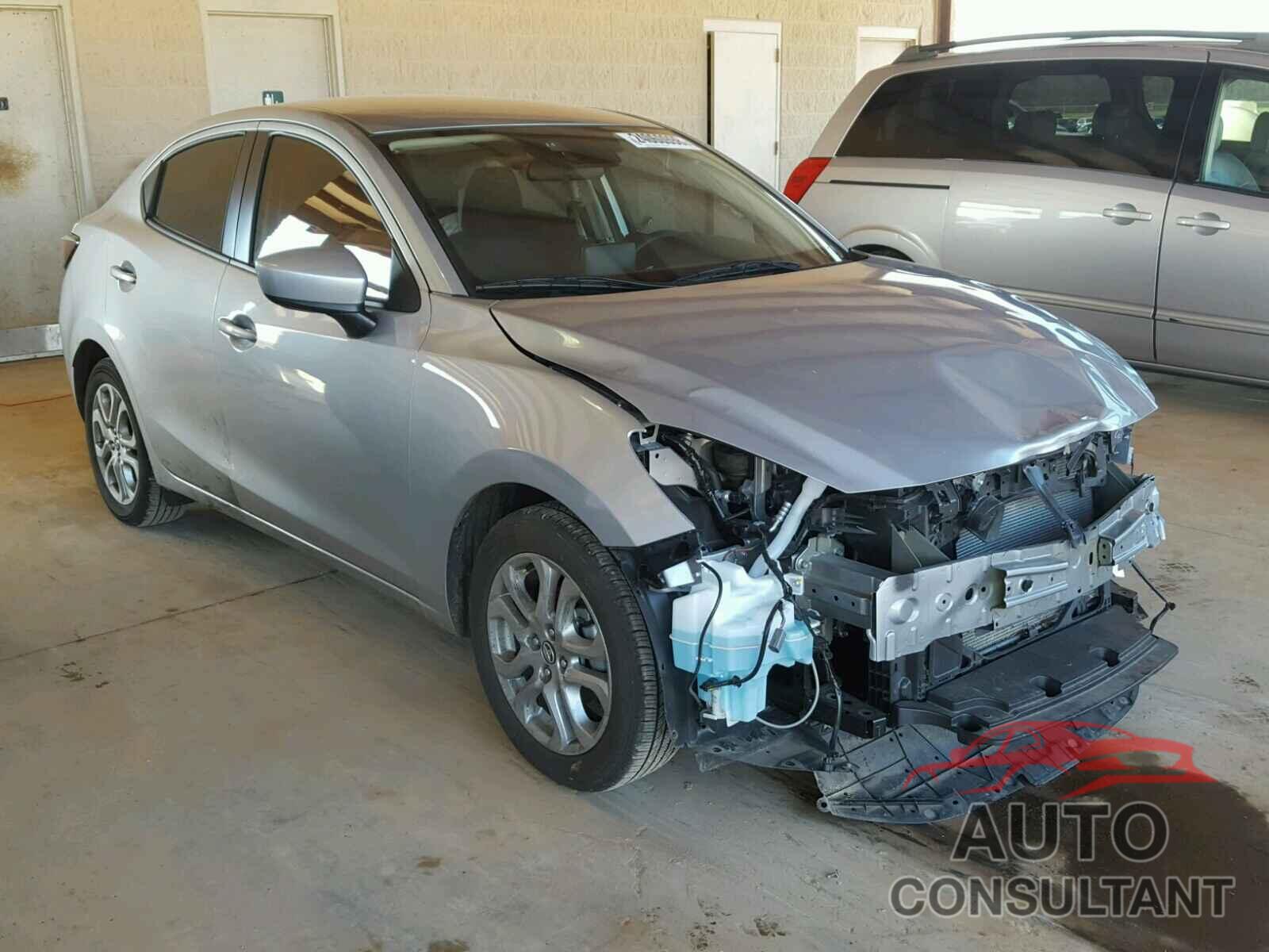 TOYOTA YARIS 2017 - 3MYDLBYVXHY182927