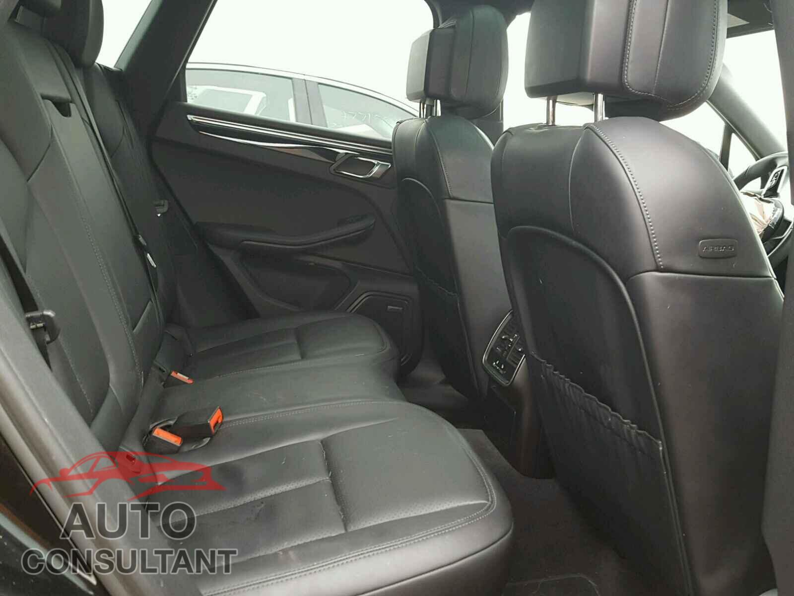 PORSCHE MACAN 2015 - WP1AB2A55FLB41379