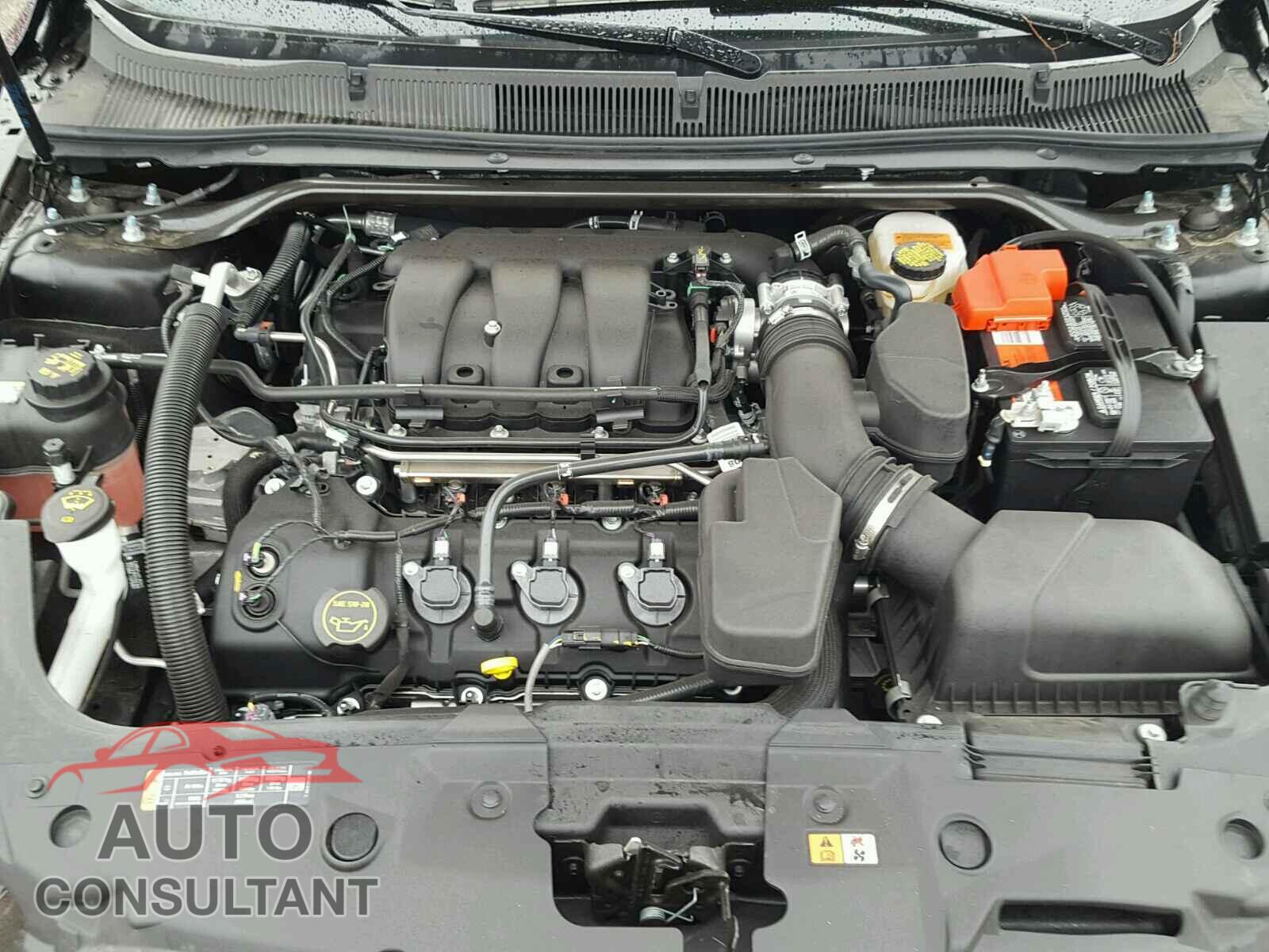 FORD TAURUS 2017 - 1FAHP2E88HG127516