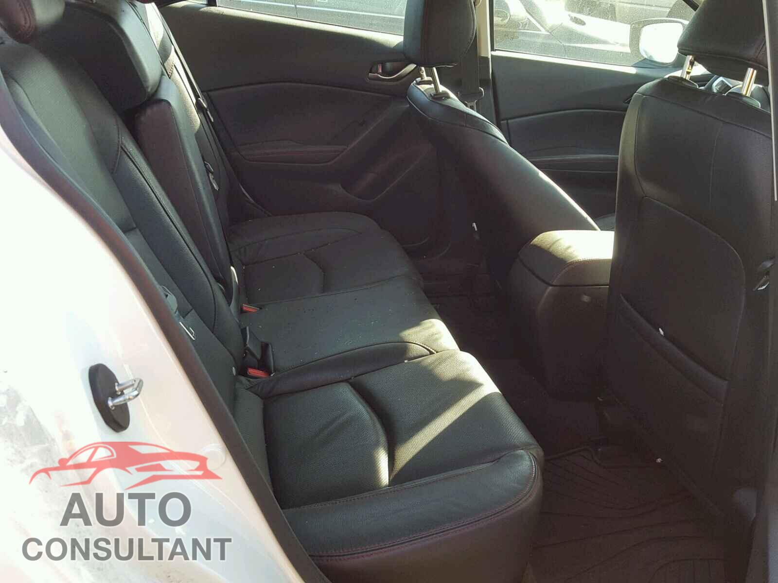 MAZDA 3 2015 - JM1BM1M35F1249971