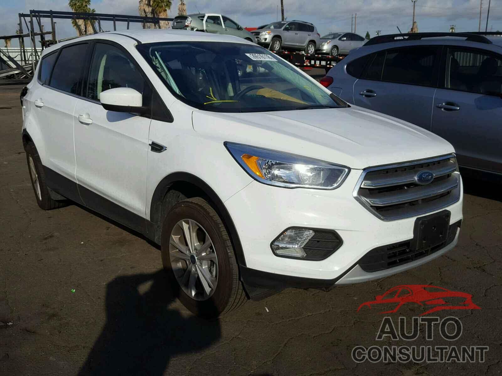 FORD ESCAPE 2017 - 1FMCU0GDXHUC67110